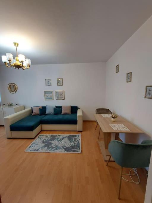 Garsoniera Centrala Renovata 布加勒斯特 外观 照片